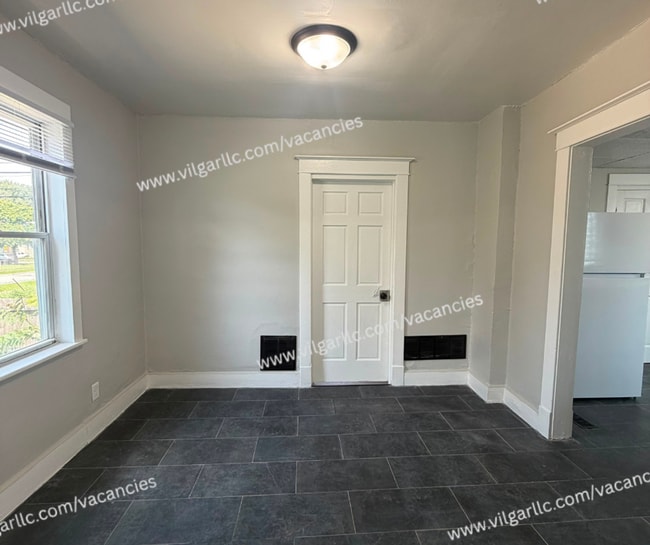 Building Photo - 1007 Becker St