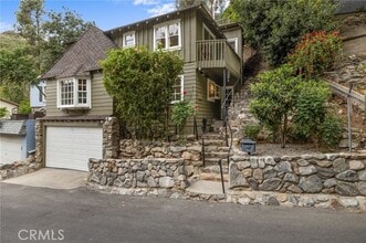 Building Photo - 721 Country Club Dr