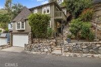 Building Photo - 721 Country Club Dr