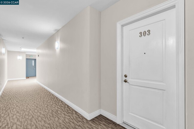 Building Photo - 1310 Creekside Dr