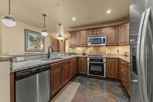 Building Photo - 2900 Blackhawk Ct
