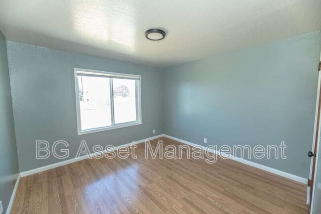 Building Photo - 1321 Dunn Ave