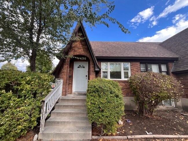 Primary Photo - 1433-1433 S Richards St