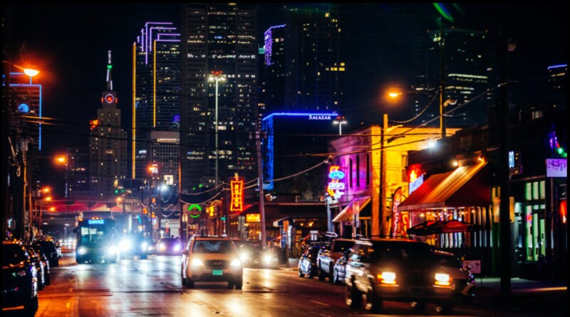 Building Photo - 1100 Oak Lawn Ave