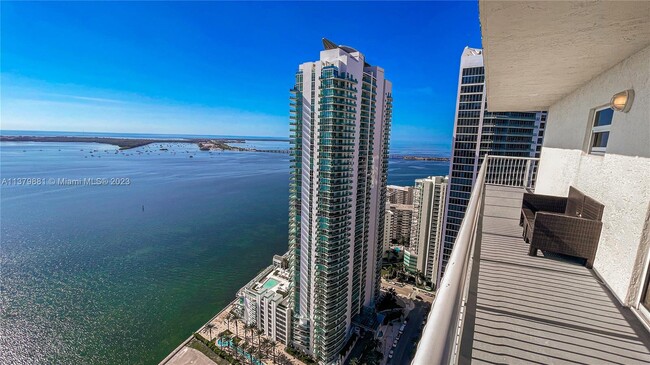 Building Photo - 1200 Brickell Bay Dr