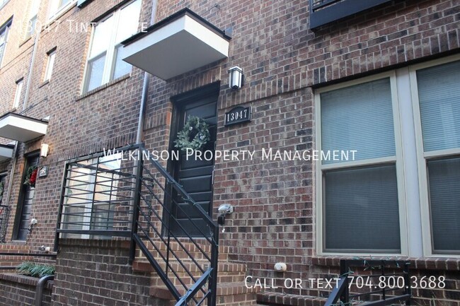 Building Photo - Chic & Spacious 3-Bed, 3.5-Bath Townhouse ...