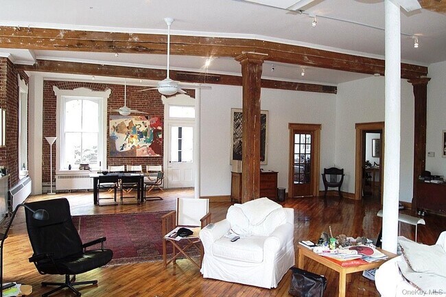 Building Photo - 300 Ferdon Ave