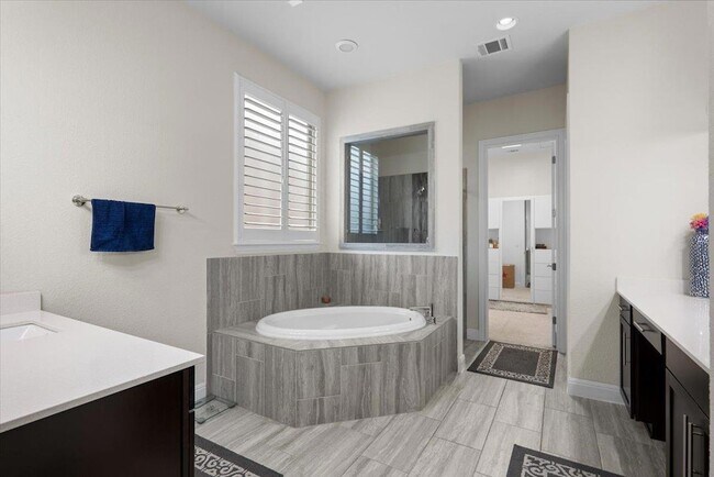 Building Photo - 9033 Rattlesnake Trail