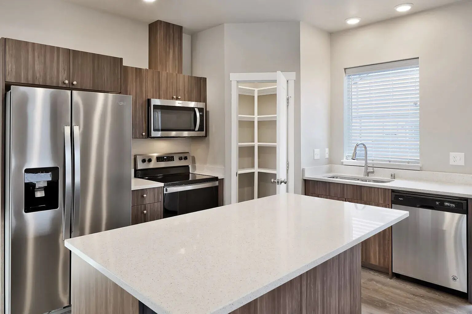 Building Photo - 1825 Eastgate Loop