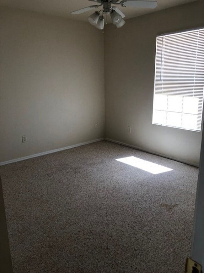 Building Photo - 5 Minutes from Holloman AFB - 5 Minutes from Alamogrodo