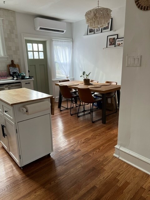 Building Photo - 7826 Devon St