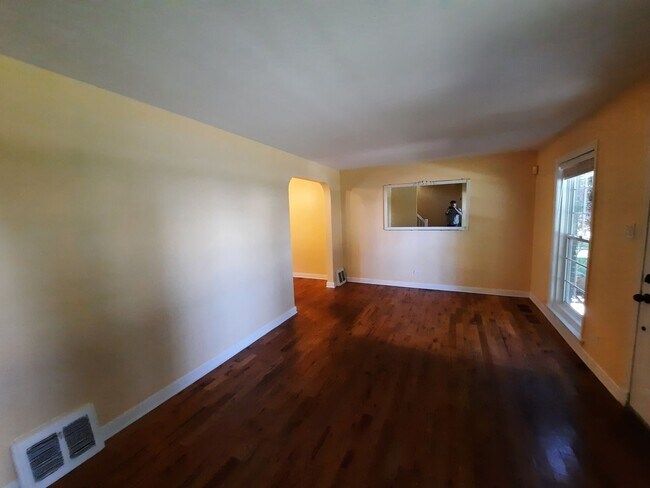 Building Photo - 3Br/2Bath House in Evanston $3,600/m