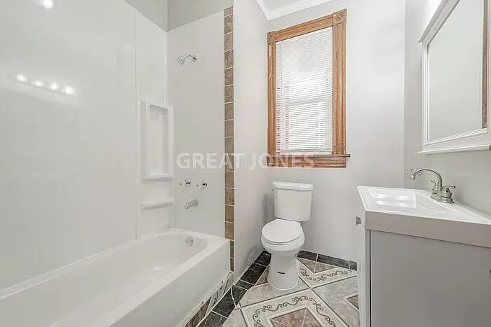 Building Photo - 5441 Enright Ave