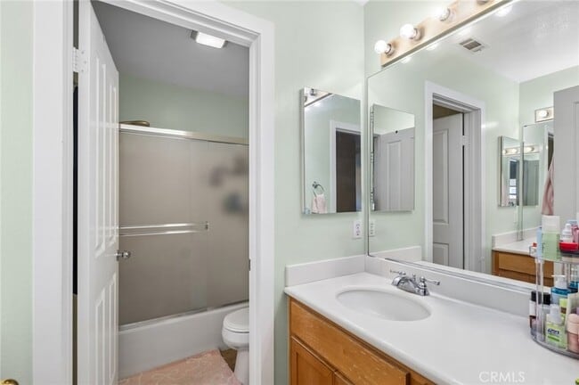 Building Photo - 49 Sconset Ln