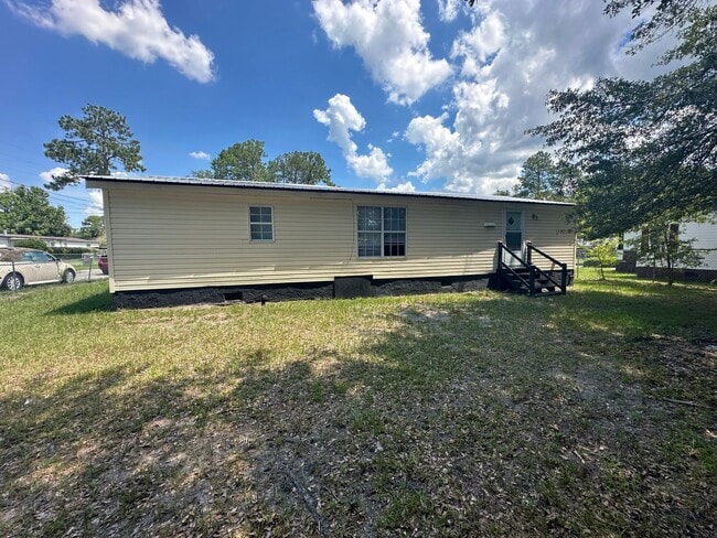 Building Photo - 1376 Fleetwood Cir