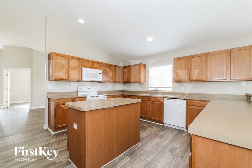 Building Photo - 984 Alsace Dr