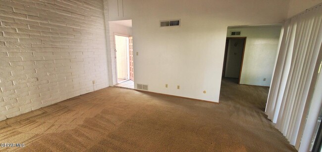 Building Photo - 15000 Ashford St