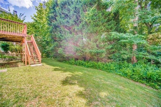 Building Photo - 716 Parkside Dr