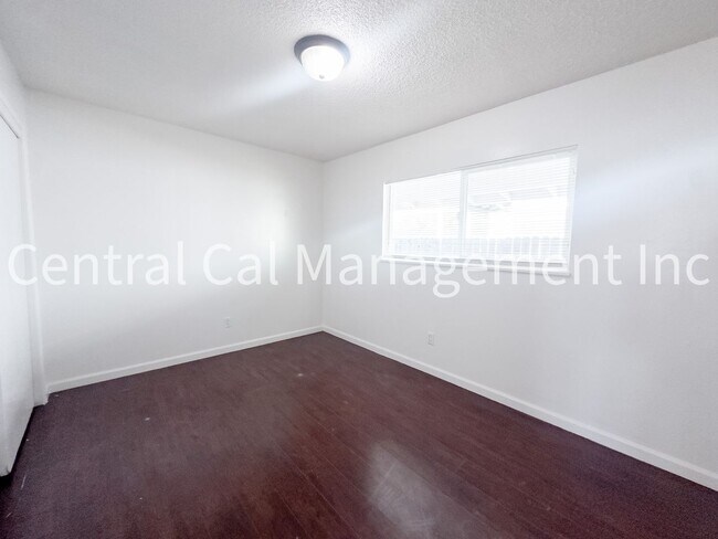 Building Photo - 611 Wilson Ave