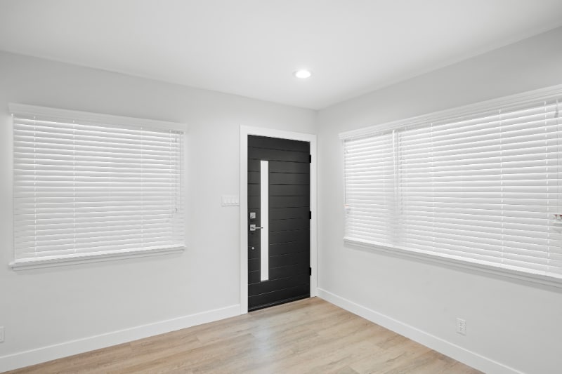 Building Photo - 623 E Chevy Chase Dr