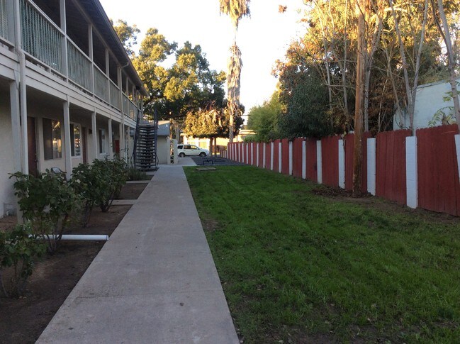 Building Photo - 120 E Fairmont Ave