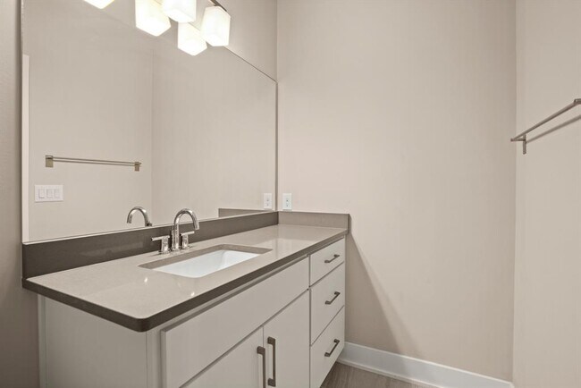 Building Photo - 1730 Bunche Rd