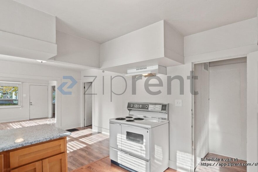 Building Photo - 7840 Church St