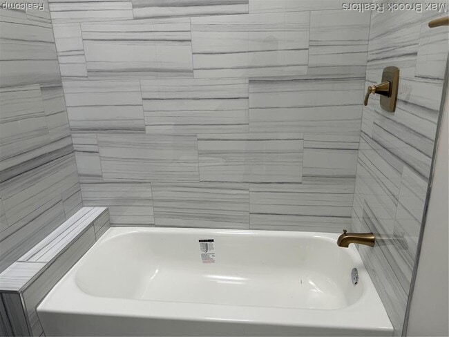 Building Photo - 31186 Country Way