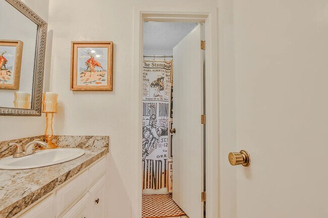 Building Photo - 3 Bedroom 2 bathroom house in Northwest Lu...