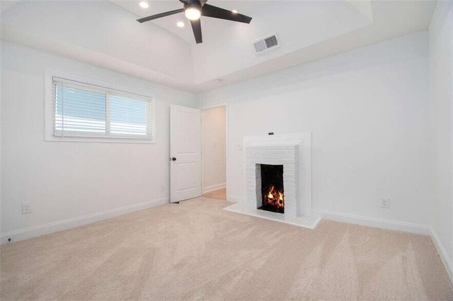 Building Photo - Room in House on Meldon Ave SE