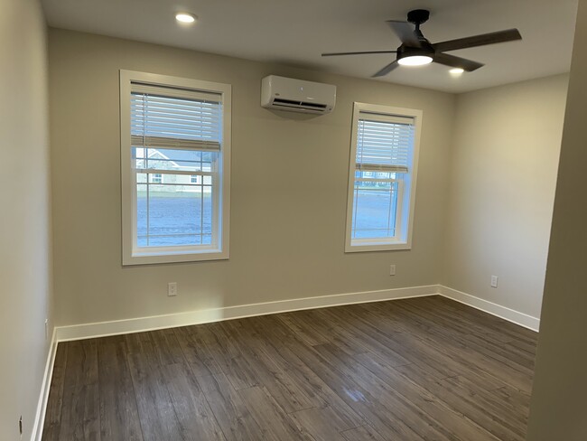Building Photo - 259 Liam Ln