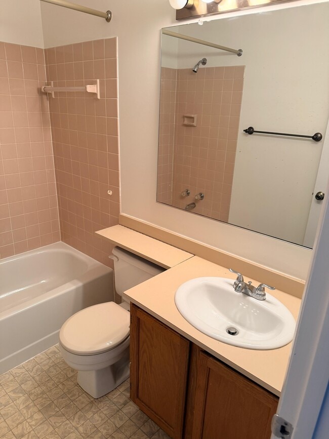 Building Photo - 6319 Raritan Ct