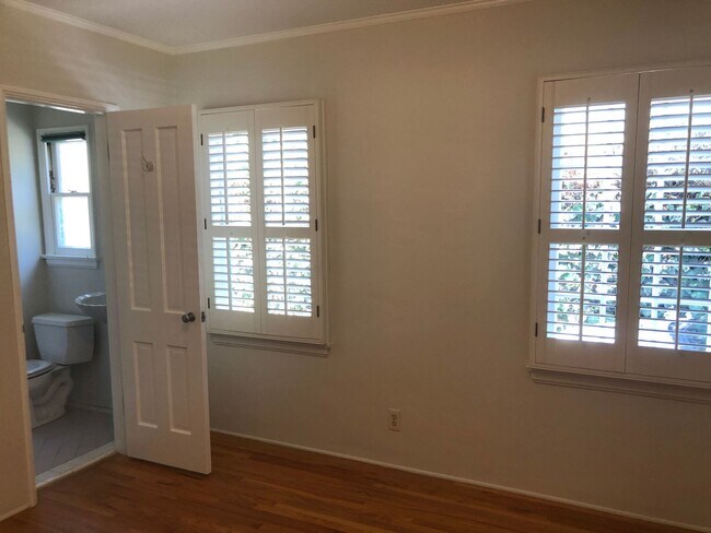 Building Photo - COMING SOON! Beautiful Home near Warner Brothers Studio! AVAILABLE 6/10/2026