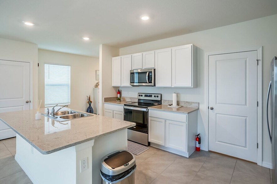 Building Photo - 16088 Sunday Stroll Wy