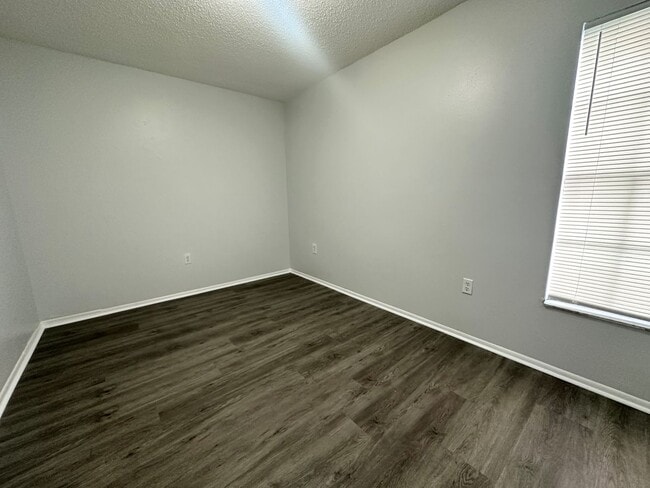 Building Photo - 1710 Ridgewood Ln