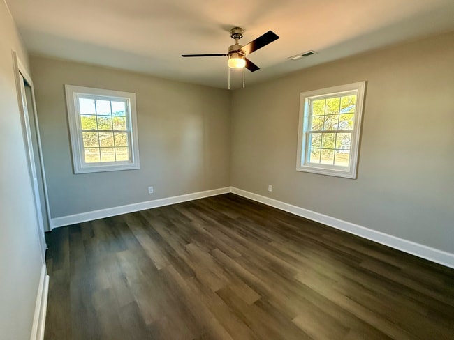 Building Photo - Completely Remodeled Home For Rent!