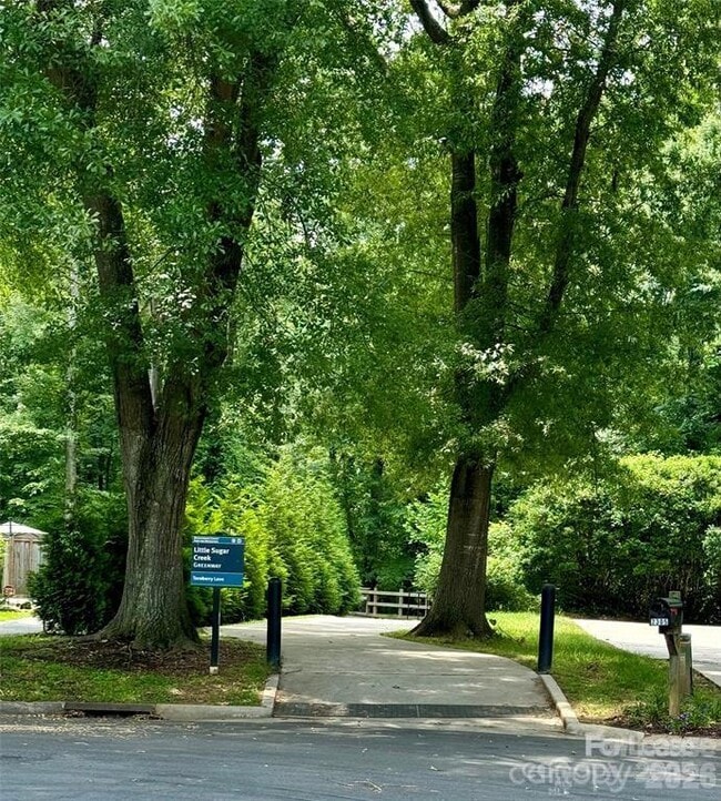 Building Photo - 2423 Emstead Ct