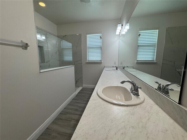 Building Photo - 2980 Scarlett Dr