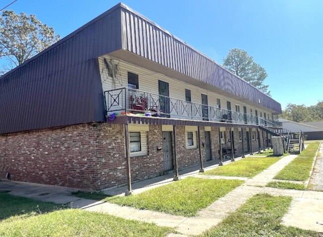 Primary Photo - 3201 S Fir St