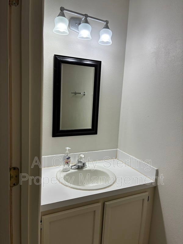 Building Photo - 9781 SW 52 Ln