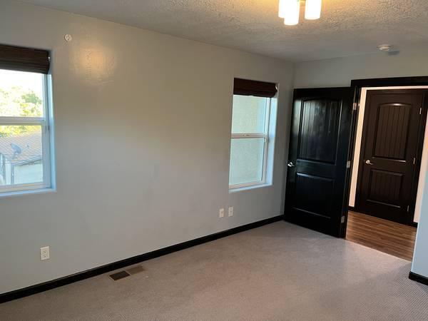 Building Photo - 220 Roehl Rd NW