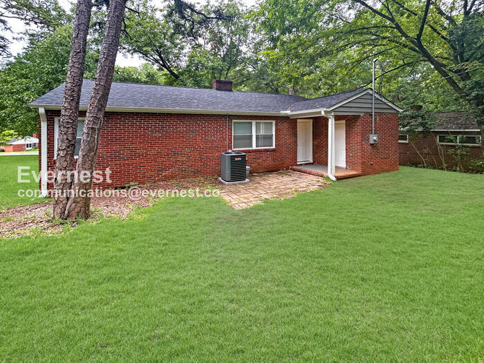 Building Photo - 3400 Bonaire Dr