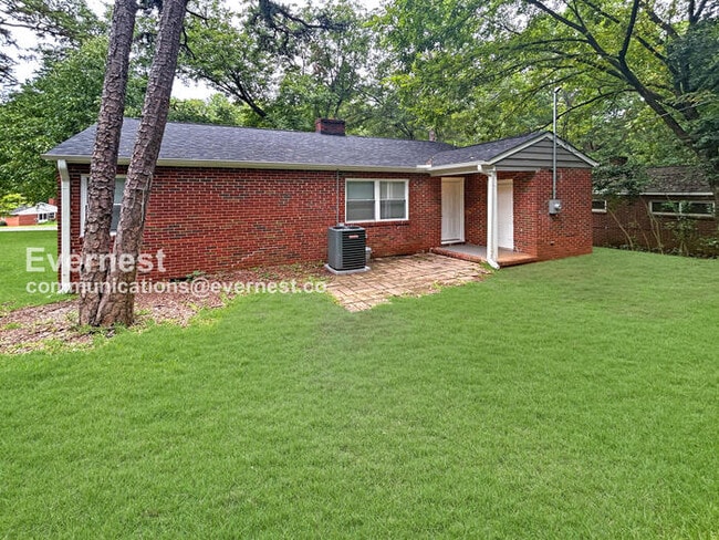 Building Photo - 3400 Bonaire Dr