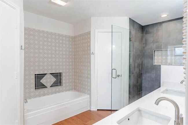 Building Photo - 7905 Lazy Brook Dr