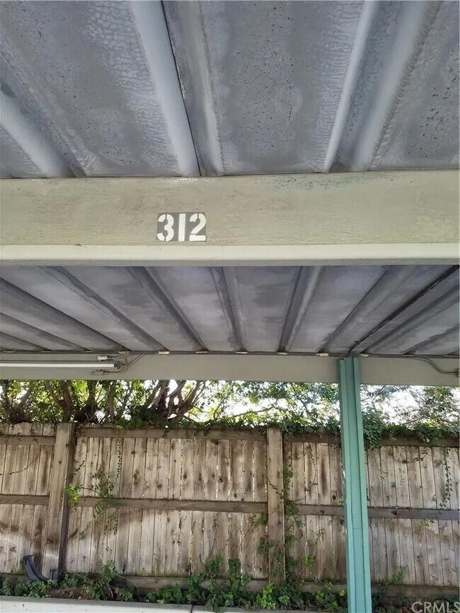 Building Photo - 920 W Del Amo Blvd