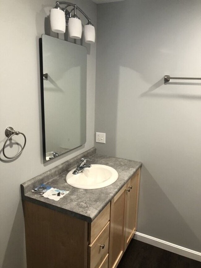 Building Photo - 350 Route 7 South, Unit 102