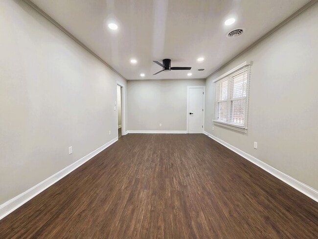 Building Photo - Remodeled ranch on large serene lot in Amelia County.