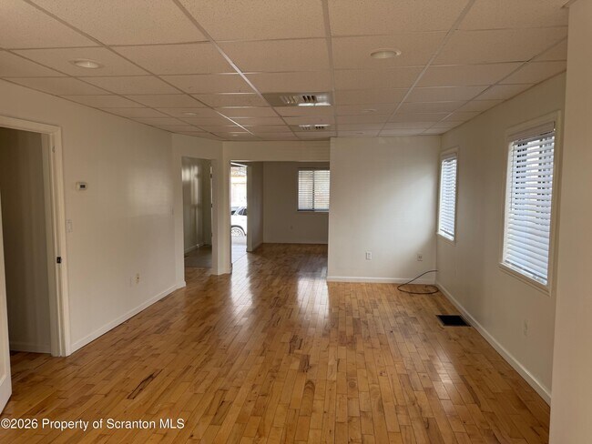 Building Photo - 442 Larch St