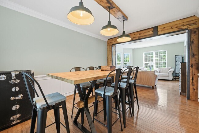 Building Photo - Spacious Home in a Great Leesburg Location