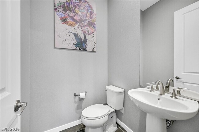 Building Photo - 3367 Stone View Ave